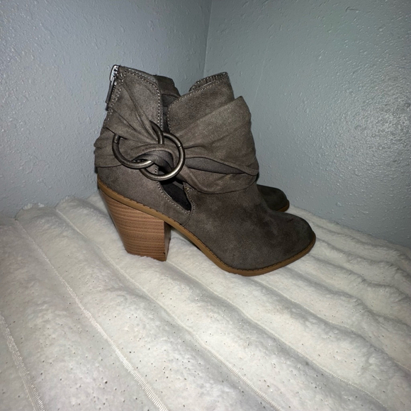 Women's Rampage Gray Ankle Booties Size 7.5 boot Block heels - Picture 1 of 11